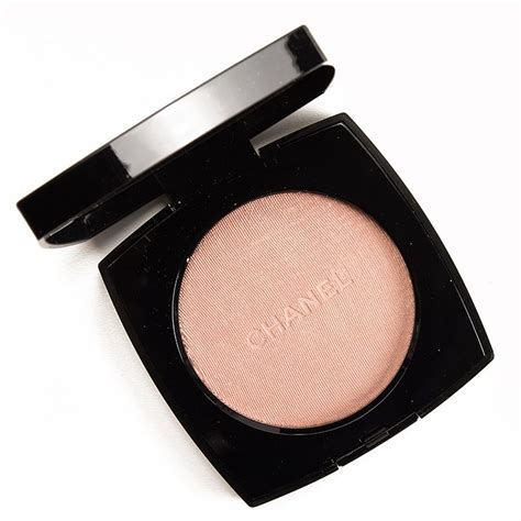 Sneak Peek: Chanel Le Signe du Lion Illuminating Highlighter